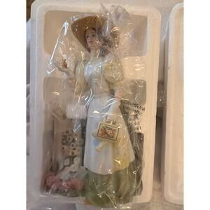 2008 Avon Mrs. Albee Award Presidents Club Porcelain Full Figurine With Box